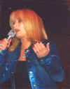 Bonnie ved Kristiansand koncerten, den 10. April 2002